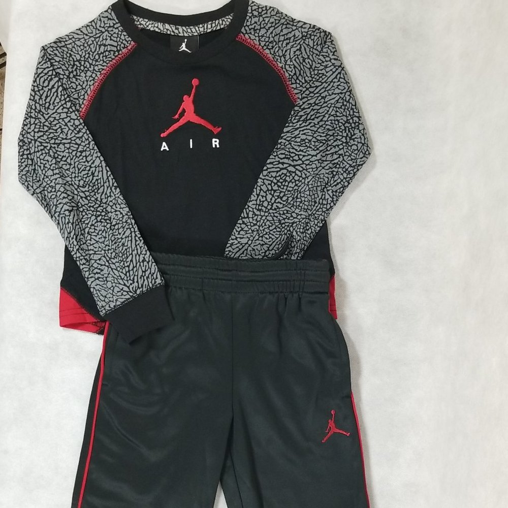 Nike Boys Size 4 Air Jordan Set Therma-Fit Shirt and Pant Outfit‎ Black NWT
